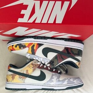 Mens Nike Dunk Low SE Colorful Camo Sneakers sail/vintage green camo size 13